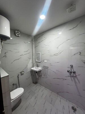 Bathroom in 1 RK Builder Floor at Sushant Tower, Sector 56 – for Rent