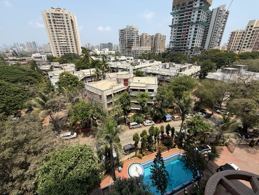 3 BHK + Pooja Room 1350 Sq.Ft. Apartment in Beachwood Tower