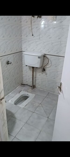 Bathroom in 2 BHK Apartment at Shipra Suncity, Vaibhav Khand – for Rent