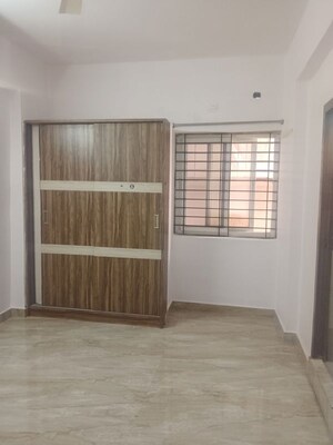 Room in 2 BHK Apartment at Manikonda – for Rent