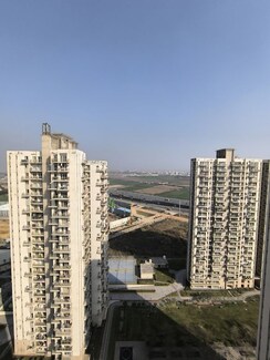 3 BHK + Pooja Room,Servant Room,Study Room,Extra Room,Store Room Apartment For Rent in Conscient Heritage Max