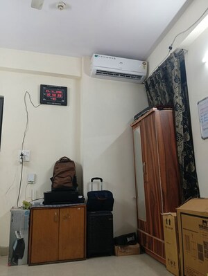 Furnished Amenities in 2 BHK Apartment at Supertech Czar Suites, Omicron I Greater Noida – for Rent