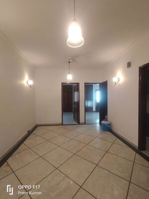 Room in 3 BHK Apartment at Defence Colony – for Rent