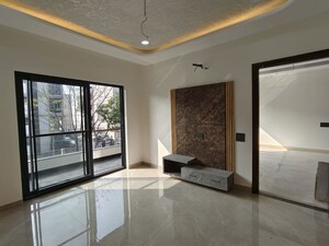Room in 6 BHK Independent House at Sector 79 – for Sale