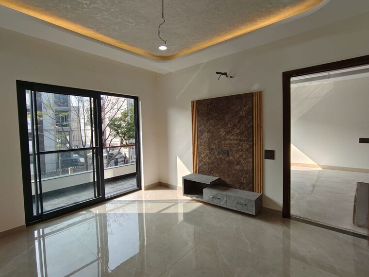 Room, sector 79 6 Bedroom 300 Sq.Yd. Independent House In Sector 79 Mohali 10343954