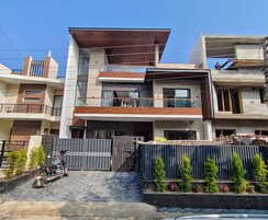 6 BHK + Pooja Room Independent House For Sale in Sector 79