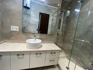 Team Area in 3 BHK Builder Floor at Greater Kailash ii – for Rent