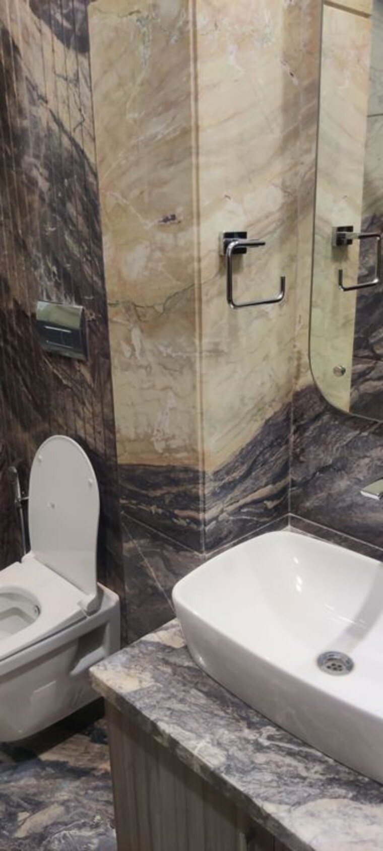 Bathroom, greater kailash ii 4 Bedroom 2700 Sq.Ft. Builder Floor In Greater Kailash ii Delhi 9948005