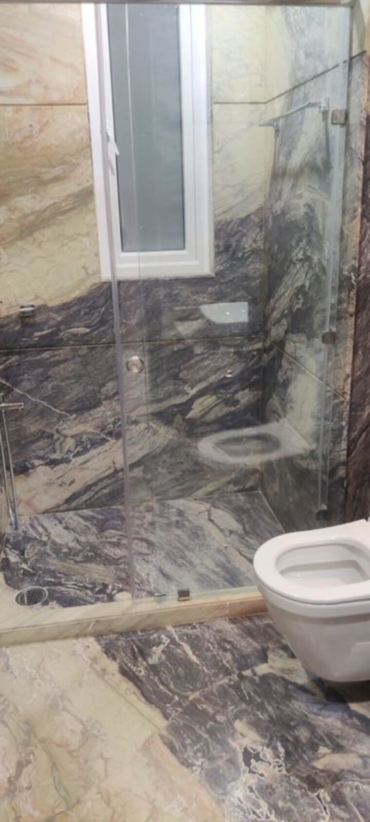 Bathroom, greater kailash ii 4 Bedroom 2700 Sq.Ft. Builder Floor In Greater Kailash ii Delhi 9948005