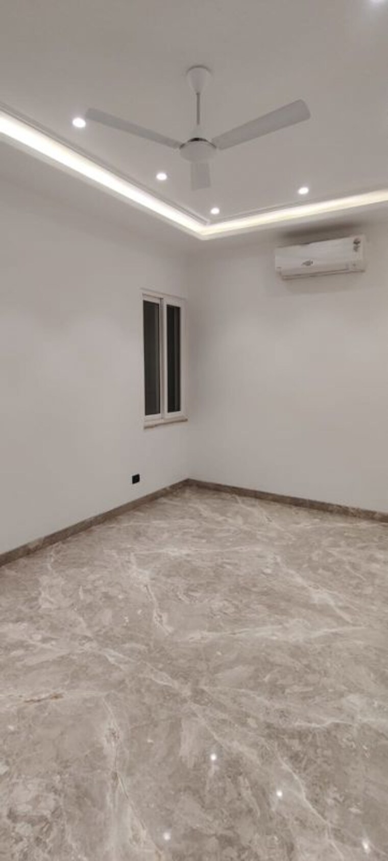 Room, greater kailash ii 4 Bedroom 2700 Sq.Ft. Builder Floor In Greater Kailash ii Delhi 9948005