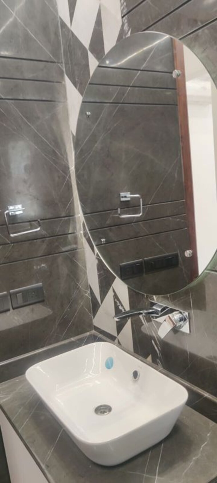 Bathroom, greater kailash ii 4 Bedroom 2700 Sq.Ft. Builder Floor In Greater Kailash ii Delhi 9948005
