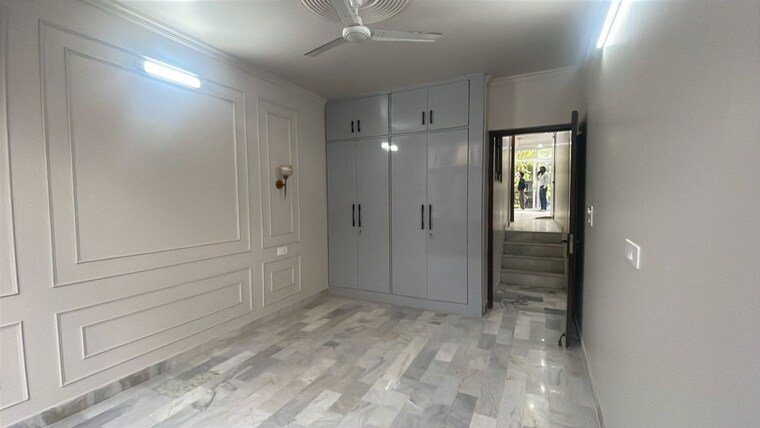 Room, kalkaji 2 Bedroom 120 Sq.Yd. Builder Floor In Kalkaji Delhi 10344042