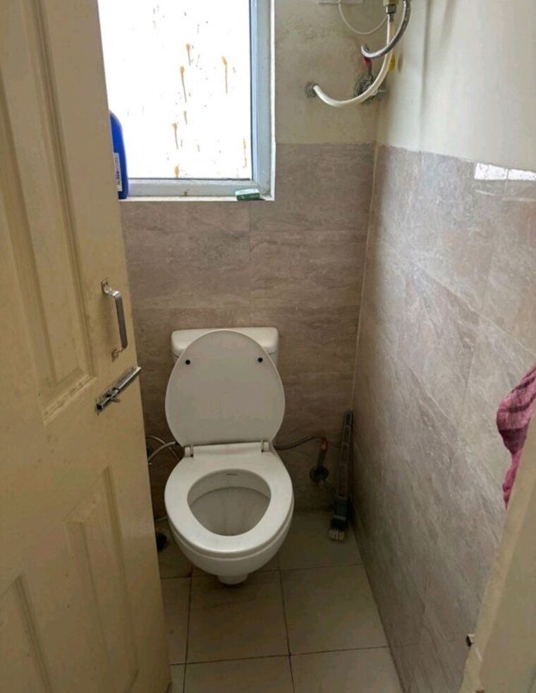 Washroom, wave-dream-homes 1 Bedroom 580 Sq.Ft. Apartment In Wave City Ghaziabad 10344039