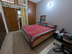 Bedroom in 2 BHK Builder Floor at Sector 31 – for Rent