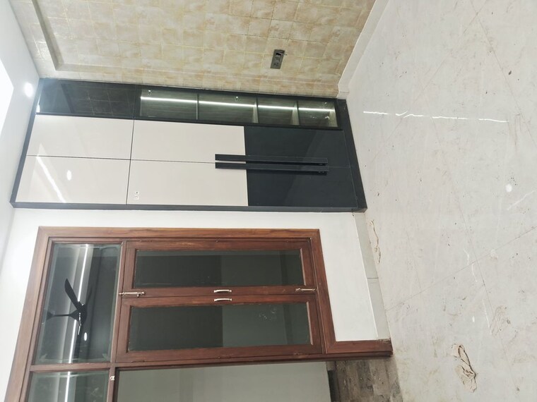 Room, baraula 2 Bedroom 90 Sq.Yd. Builder Floor In Baraula Noida 10344059
