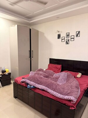 Bedroom in 2 BHK Builder Floor at Sector 45 – for Rent