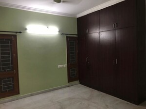 Room in 3 BHK Apartment at Sriram Nagar – for Rent
