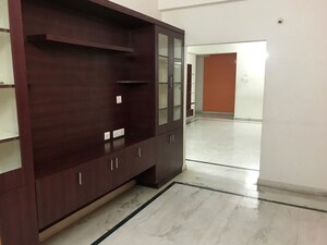 Room in 3 BHK Apartment at Sriram Nagar – for Rent