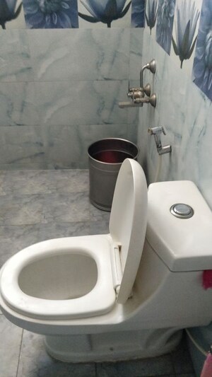 Bathroom in 2 BHK Apartment at Jayanagar – for Rent