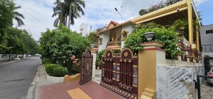 6+ BHK Villa – Exterior View View at Gomti Nagar - for Sale