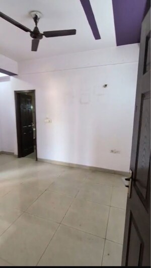 Room in 3 BHK Apartment at Proview Officer City, Raj Nagar Extension – for Rent