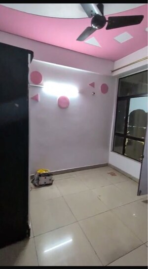 Room in 3 BHK Apartment at Proview Officer City, Raj Nagar Extension – for Rent