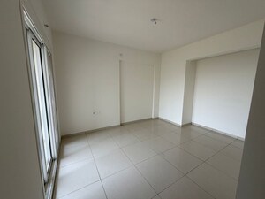 Room in 2 BHK Apartment at Raymond Aashiyana, Vartak Nagar – for Sale