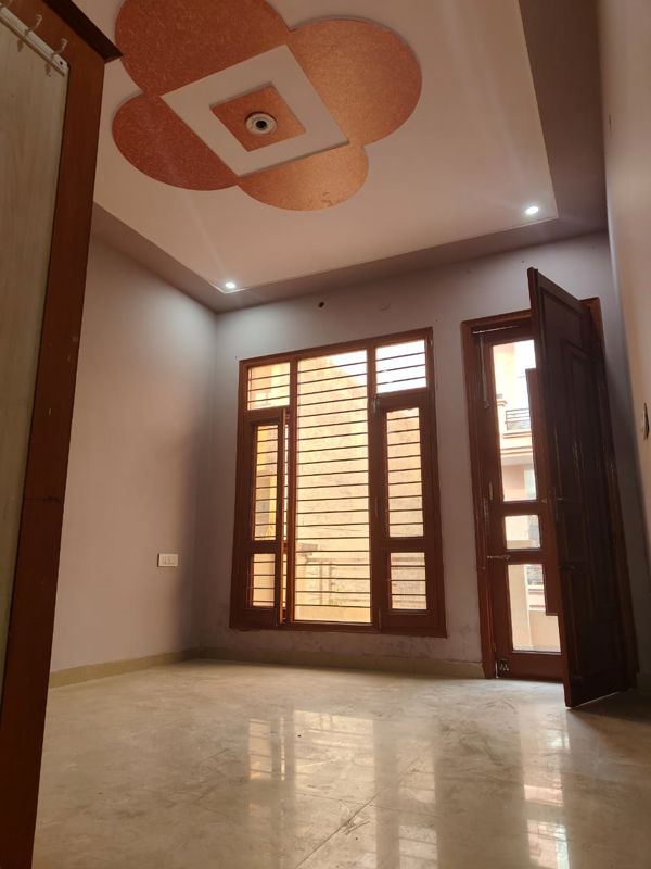 4 BHK + Extra Room 109 Sq.Yd. Independent House in Shiva Enclave Zirakpur