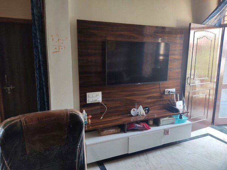 Bedroom, sector 31 3.5 Bedroom 450 Sq.Mt. Villa In Sector 31 Noida 10344168
