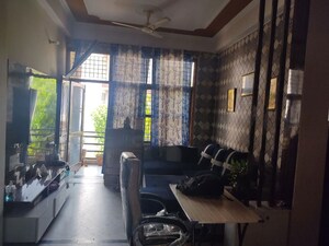 Living Room in 3.5 BHK Villa at Sector 31 – for Rent