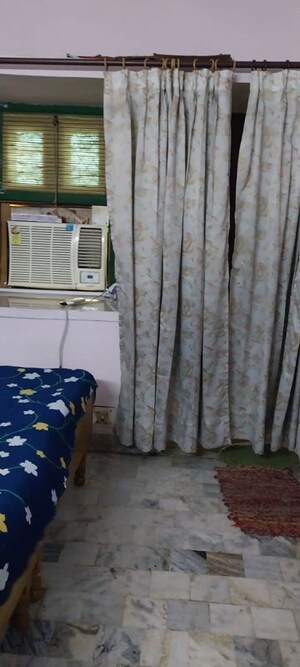 Parking in 3.5 BHK Villa at Sector 31 – for Rent