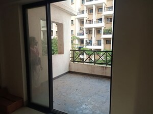 Room in 2 BHK Apartment at Raheja Vistas Phase 3, Mohammadwadi – for Rent
