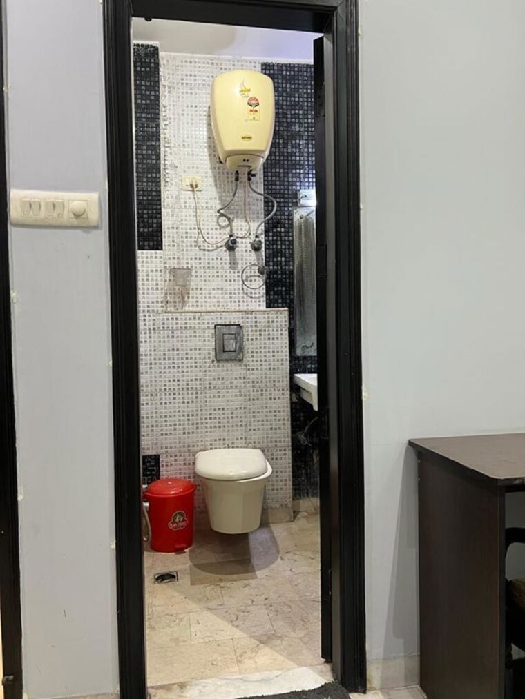 Bathroom, sector 21 1 Bedroom 1800 Sq.Ft. Villa In Sector 21 Noida 10344230