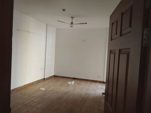 Room in 3 BHK Apartment at Purvanchal Royal City II, Chi V Greater Noida – for Rent