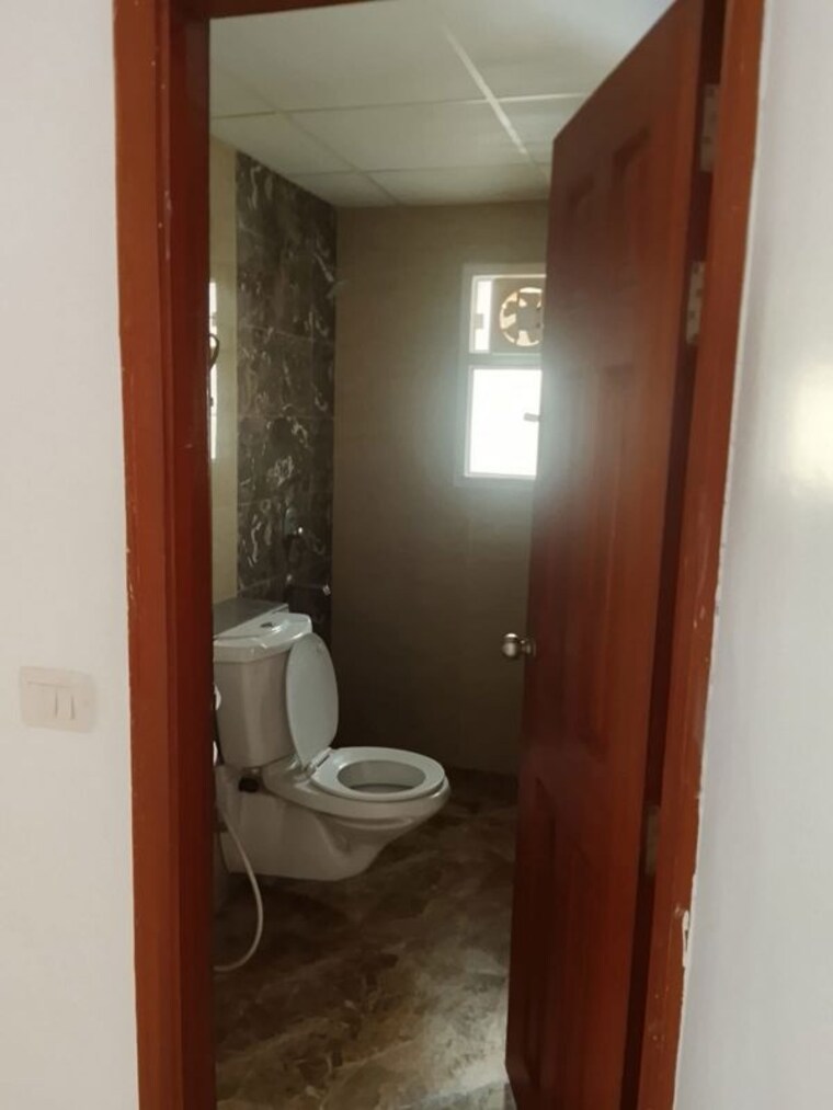 Bathroom, purvanchal-royal-city-ii 3 Bedroom 1349 Sq.Ft. Apartment In Chi V Greater Noida Greater Noida 10344232