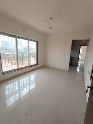 Room in 1 BHK Apartment at Sarvodaya CHS Malad West, Malad West – for Rent