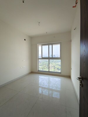 Room in 2 BHK Apartment at Sheth Avante, Kanjurmarg West – for Rent