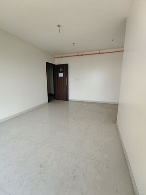 Room in 2 BHK Apartment at Sheth Avante, Kanjurmarg West – for Rent