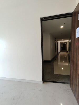 Room in 2 BHK Apartment at Sheth Avante, Kanjurmarg West – for Rent