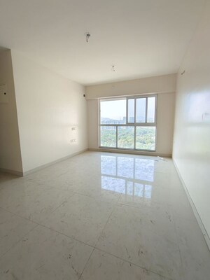 Room in 2 BHK Apartment at Sheth Avante, Kanjurmarg West – for Rent