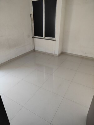Room in 2 BHK Apartment at Majestique Landmark Magnum, Pisoli – for Rent