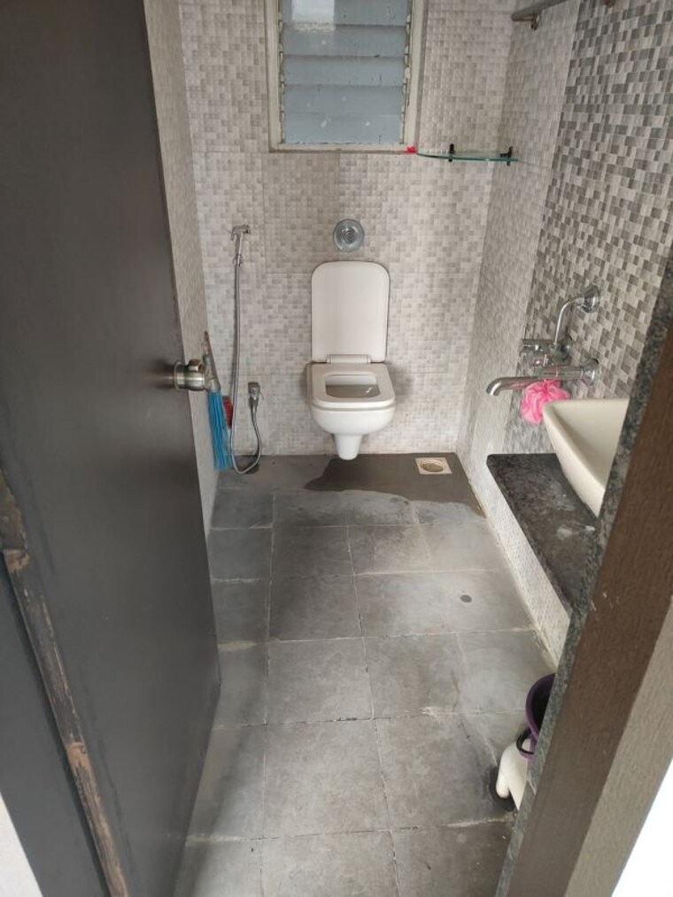 Bathroom, majestique-landmark-magnum 2 Bedroom 930 Sq.Ft. Apartment In Pisoli Pune 10344447