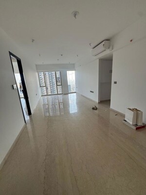 Room in 5 BHK Apartment at Lodha The Park, Worli – for Sale
