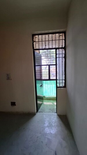Room in 1 BHK Apartment at Sector 10 Greater Noida – for Sale