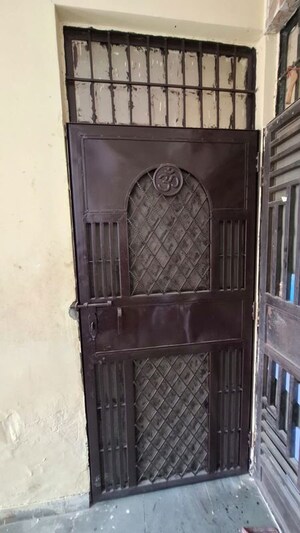 Bathroom in 1 BHK Apartment at Sector 10 Greater Noida – for Sale