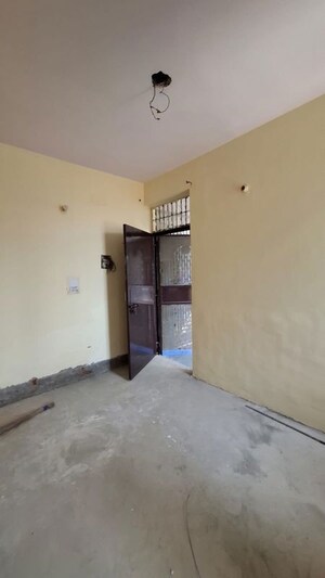 Room in 1 BHK Apartment at Sector 10 Greater Noida – for Sale