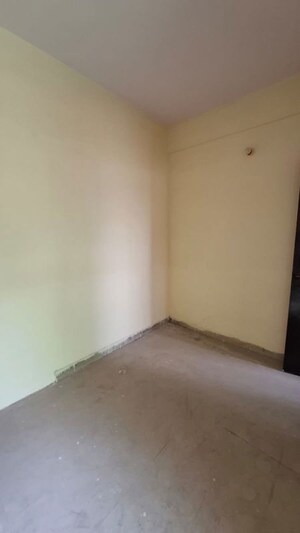 Room in 1 BHK Apartment at Sector 10 Greater Noida – for Sale