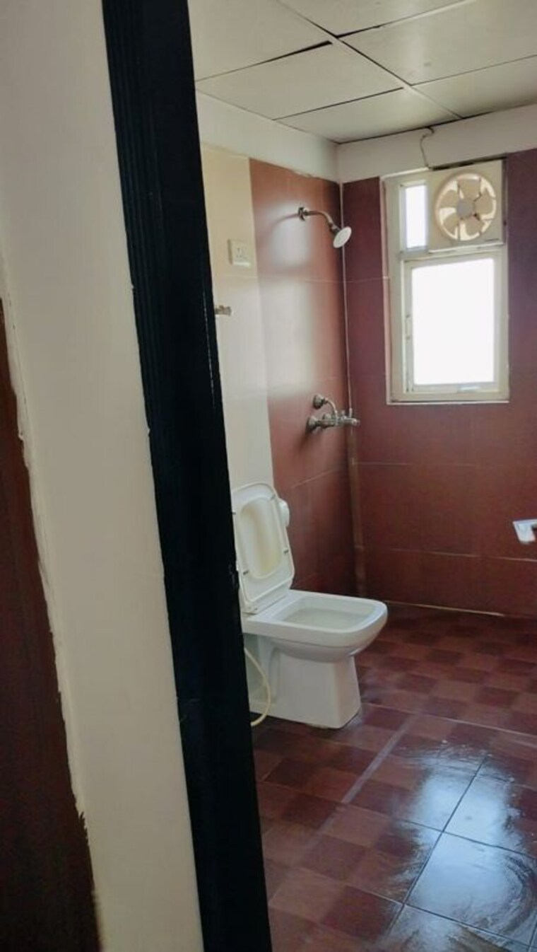 Bathroom, amb-selfie-walk 1 Bedroom 150 Sq.Ft. Builder Floor In Sector 88 Gurgaon 10344555