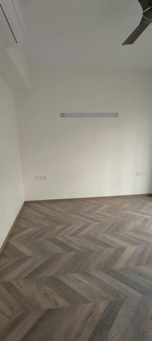 Room in 3 BHK Builder Floor at Adani Samsara Ivana, Sector 63 – for Rent