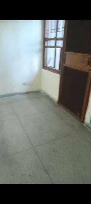 Room in 2.5 BHK Apartment at Sector 6 Dwarka – for Rent